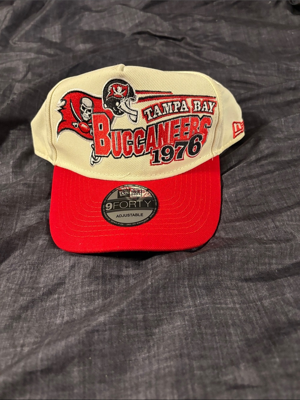 New Era Tampa Bay Buccaneers 9FORTY Two-Tone Cap - Red & Cream